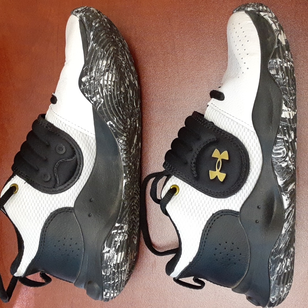 π 2/$30 π Under Armour Zone BB Youth Basketball Shoes Sz 3Y - Picture 6 of 11